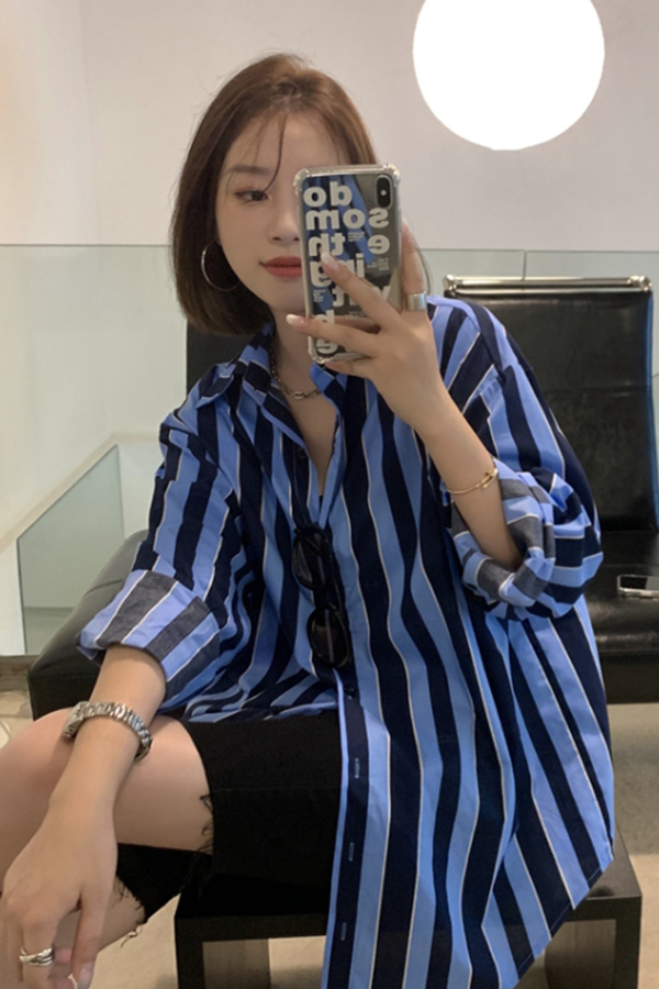 모던룩 포인트 박시핏 스트라이프 오버 셔츠 (블루,커피)