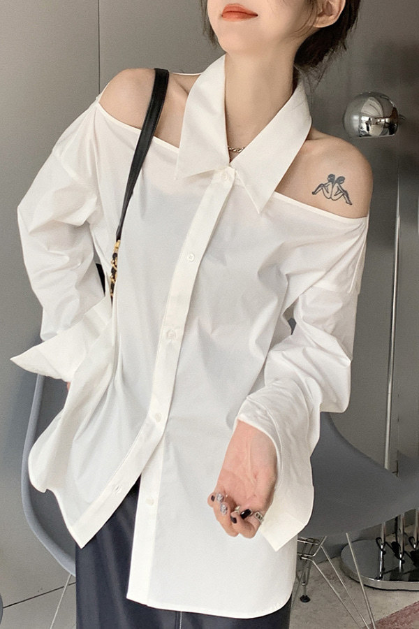 릴리 화이트 카라 홀터넥 오픈숄더 루즈핏 긴소매 셔츠